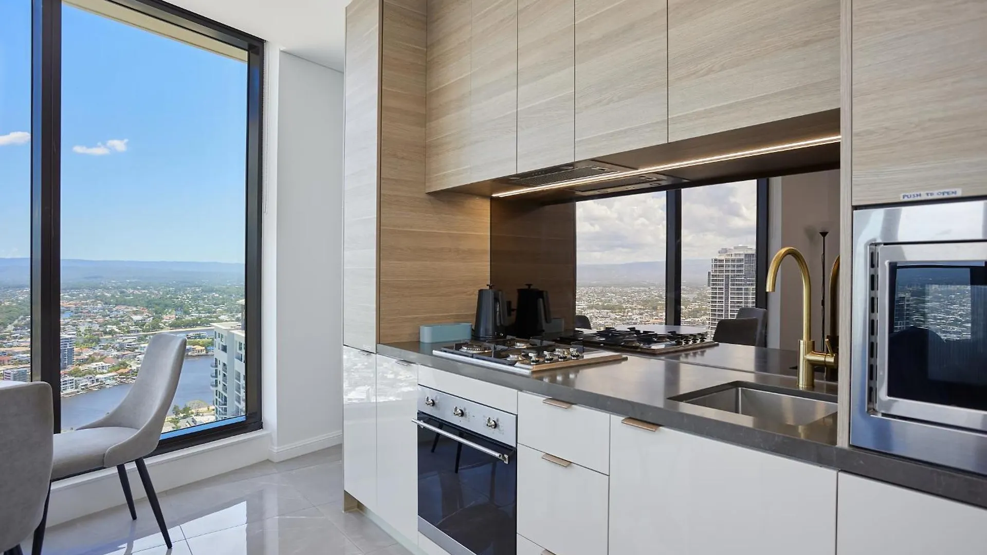 Apartamento Serain Residences On 88 Esplanade Surfers Paradise Gold Coast Australia