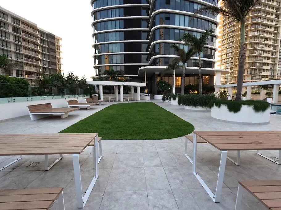 Serain Residences On 88 Esplanade Surfers Paradise Gold Coast Apartamento