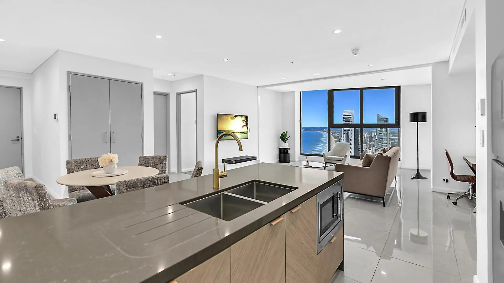 Serain Residences On 88 Esplanade Surfers Paradise ゴールドコースト オーストラリア
