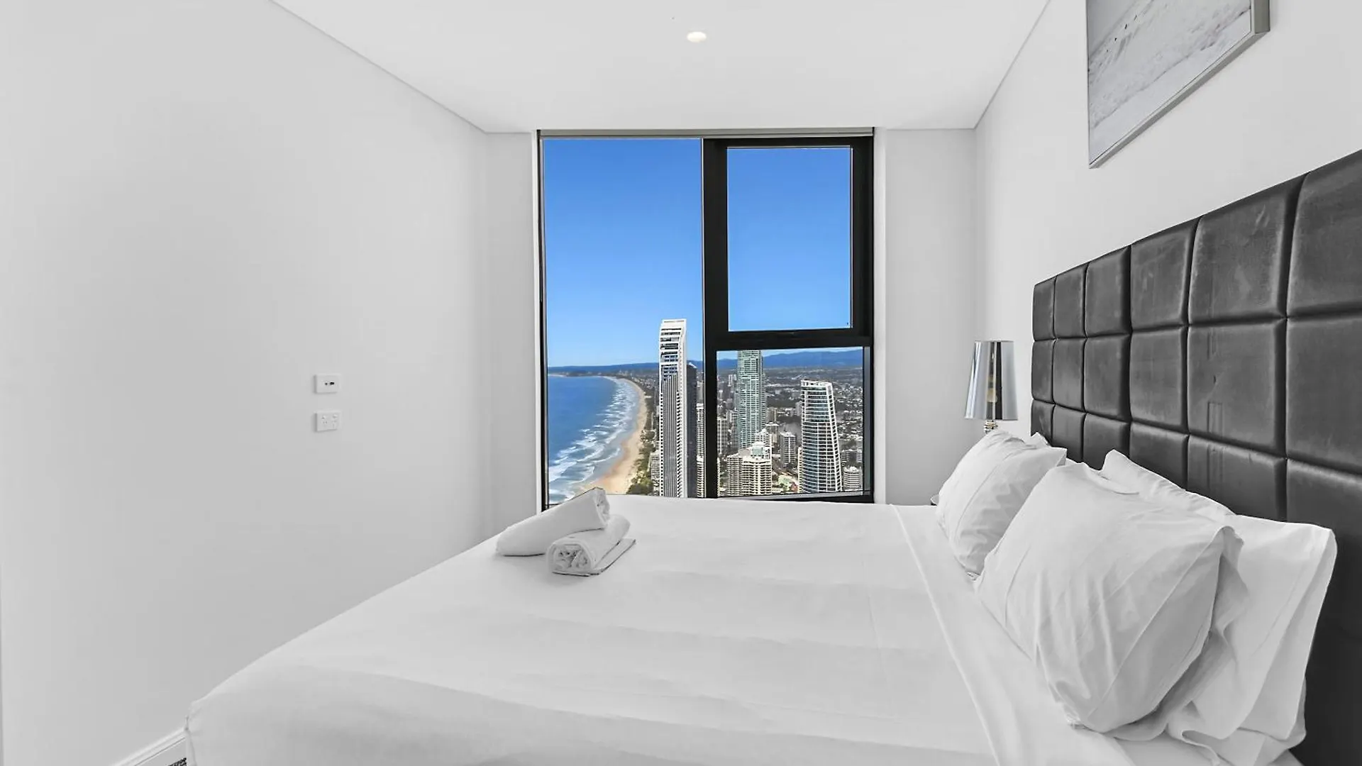 Serain Residences On 88 Esplanade Surfers Paradise ゴールドコースト アパート